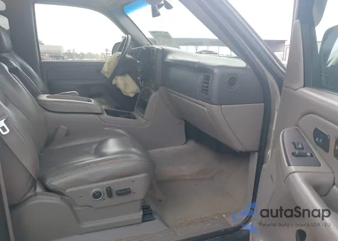 2005 Chevrolet Tahoe Z71 из США, поврежденный, VIN 1GNEC13Z25R246040